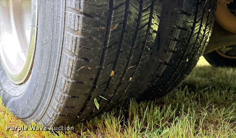 image for item DY0498 2012 Ford E350 shuttle bus