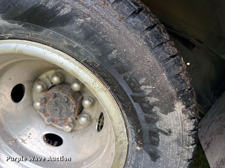 image for item DY0498 2012 Ford E350 shuttle bus