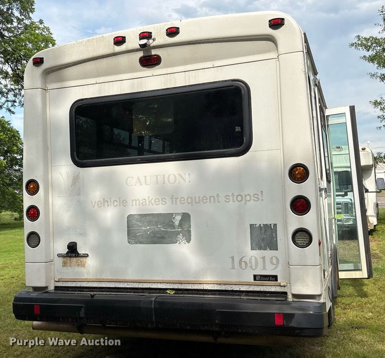 image for item DY0499 2012 Ford E350 shuttle bus