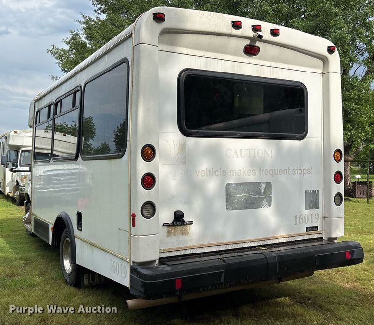 image for item DY0499 2012 Ford E350 shuttle bus