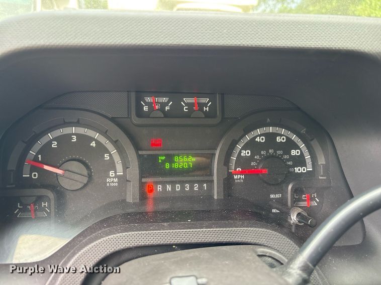 image for item DY0499 2012 Ford E350 shuttle bus