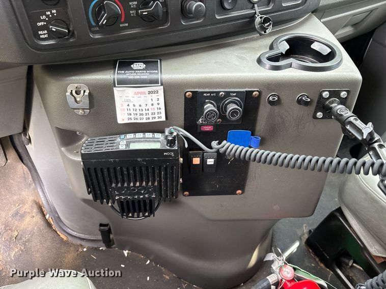 image for item DY0499 2012 Ford E350 shuttle bus