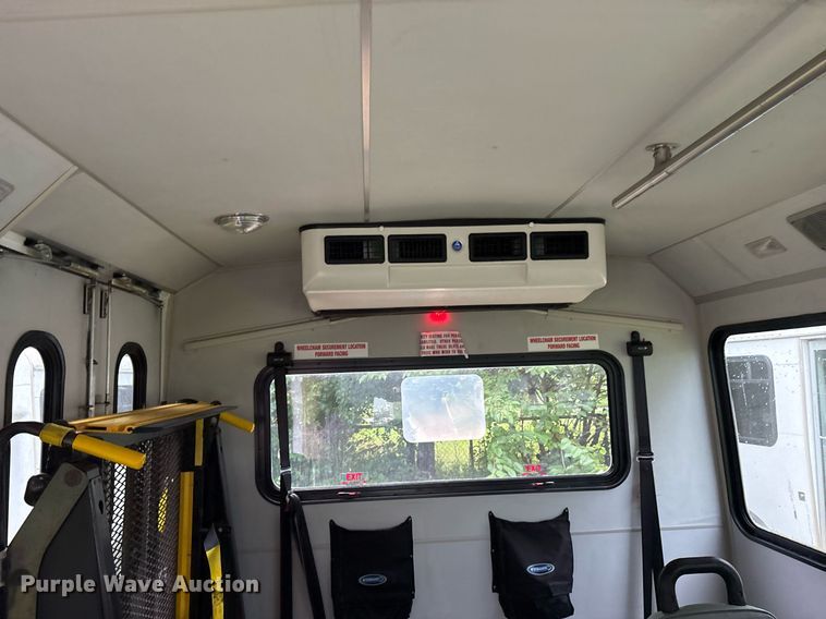 image for item DY0499 2012 Ford E350 shuttle bus