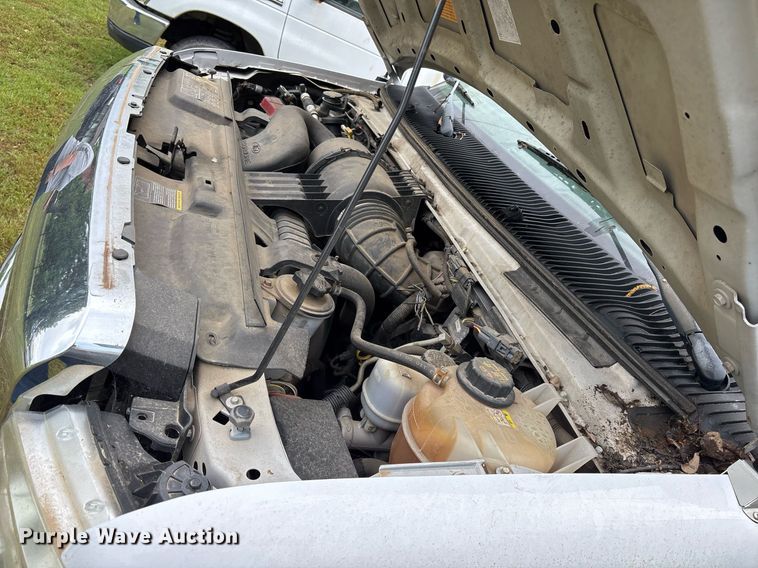 image for item DY0499 2012 Ford E350 shuttle bus