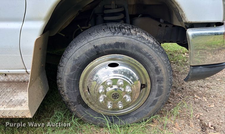 image for item DY0499 2012 Ford E350 shuttle bus