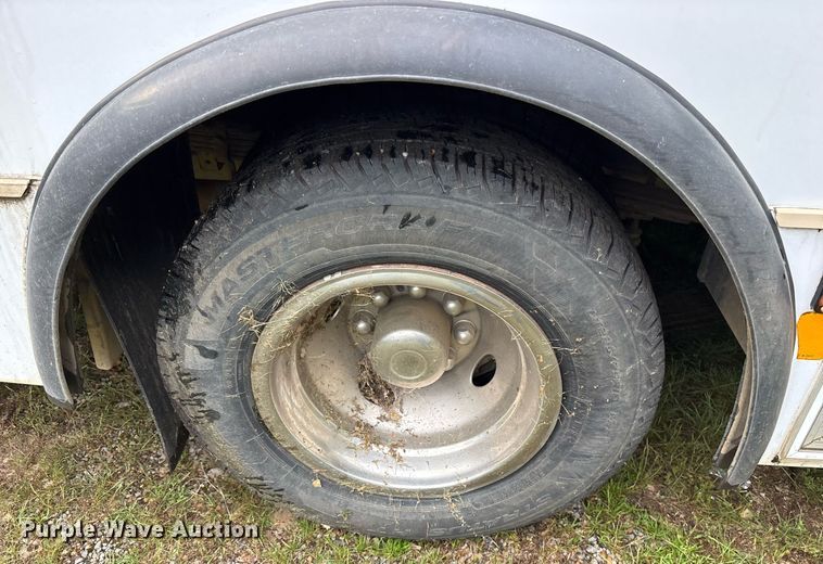 image for item DY0499 2012 Ford E350 shuttle bus