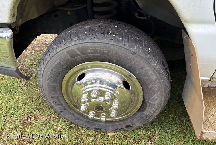 image for item DY0499 2012 Ford E350 shuttle bus