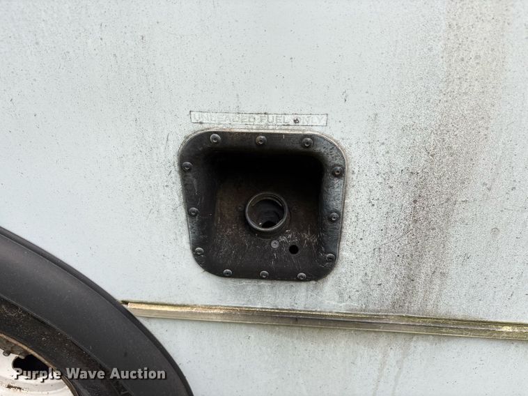 image for item DY0500 2012 Ford E350 shuttle bus