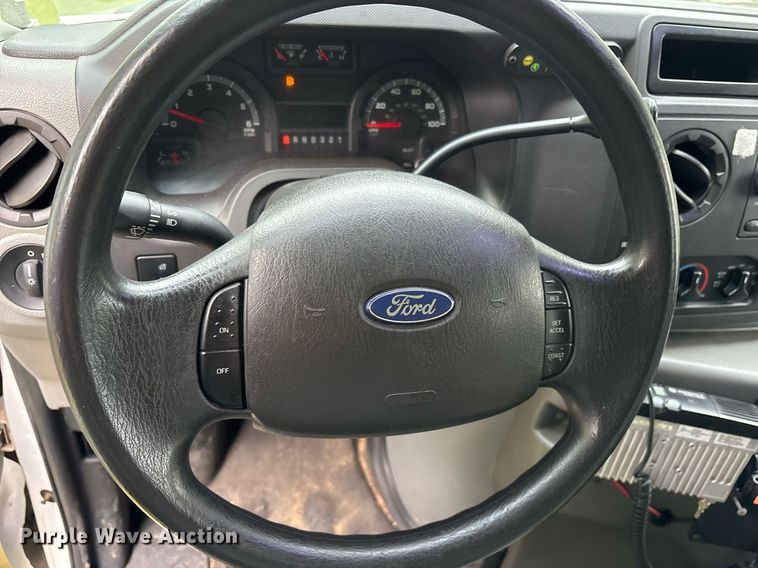 image for item DY0500 2012 Ford E350 shuttle bus