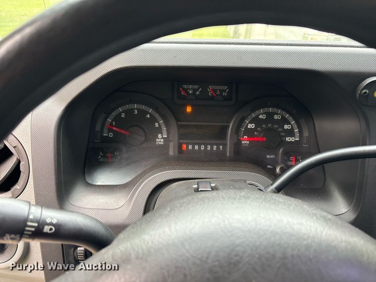 image for item DY0500 2012 Ford E350 shuttle bus