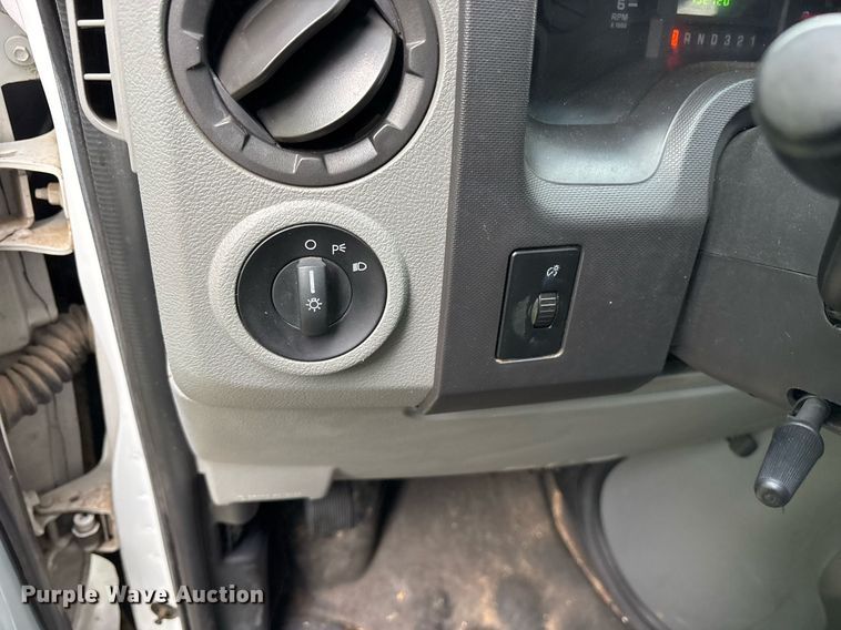 image for item DY0500 2012 Ford E350 shuttle bus