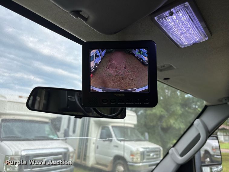 image for item DY0500 2012 Ford E350 shuttle bus