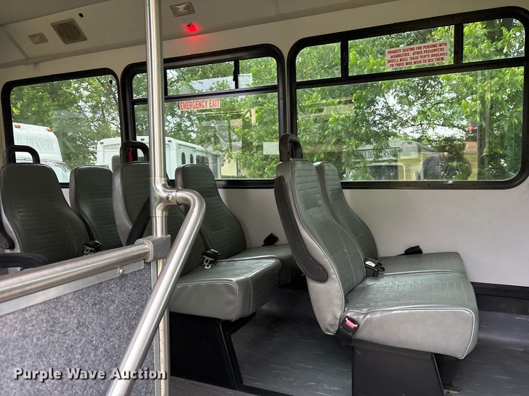 image for item DY0500 2012 Ford E350 shuttle bus