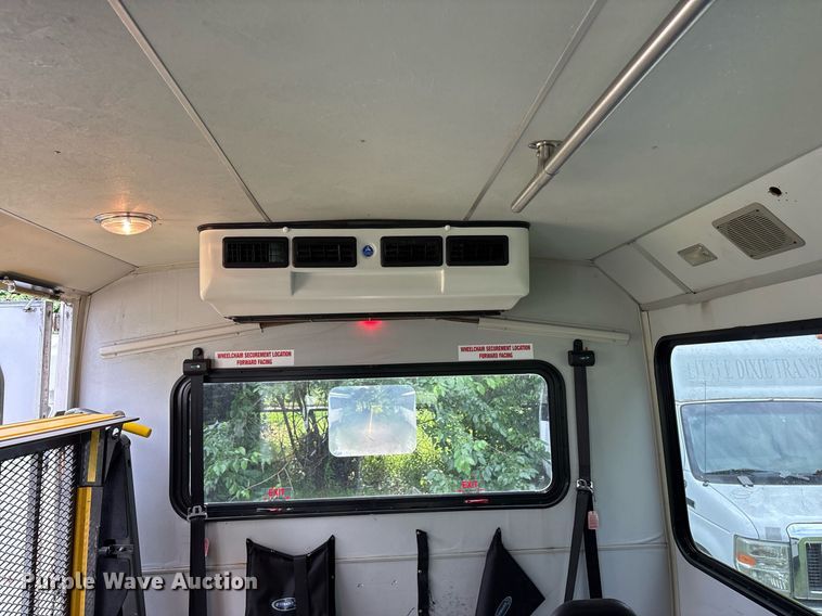 image for item DY0500 2012 Ford E350 shuttle bus