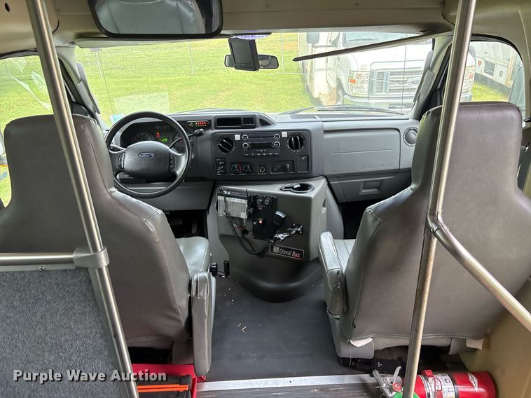 image for item DY0500 2012 Ford E350 shuttle bus