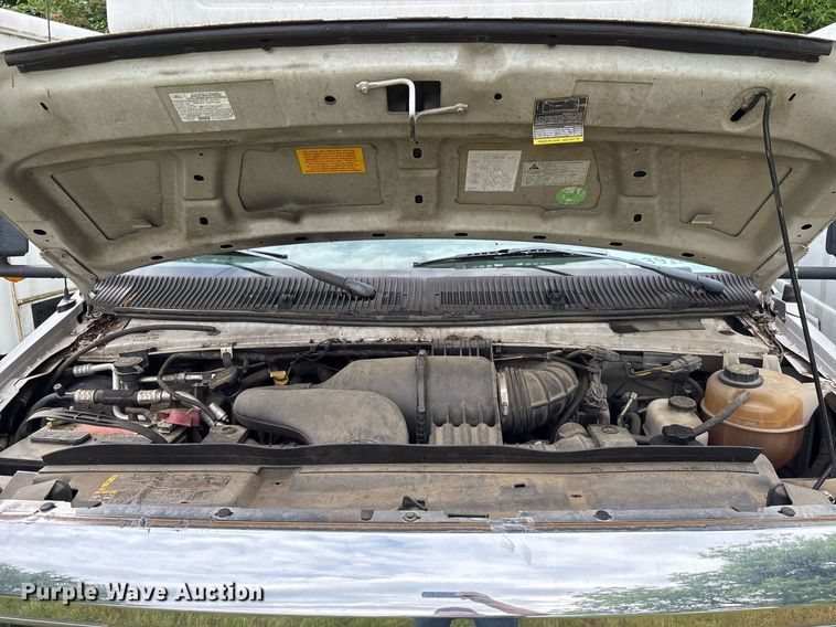 image for item DY0500 2012 Ford E350 shuttle bus