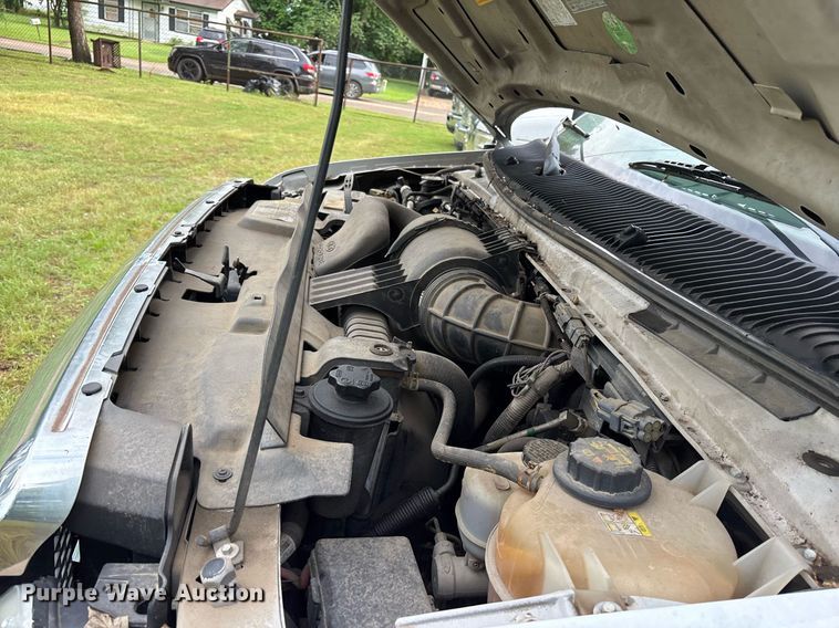 image for item DY0500 2012 Ford E350 shuttle bus