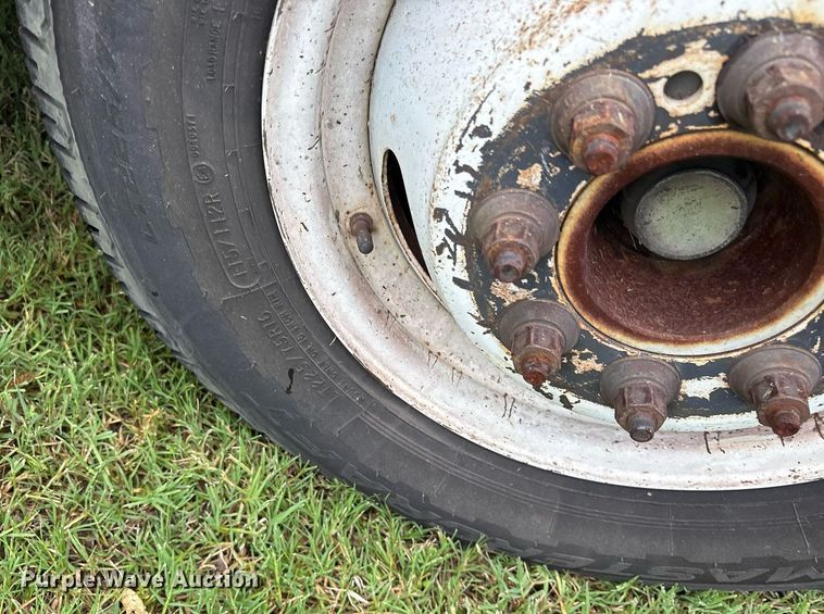 image for item DY0500 2012 Ford E350 shuttle bus