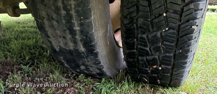 image for item DY0500 2012 Ford E350 shuttle bus