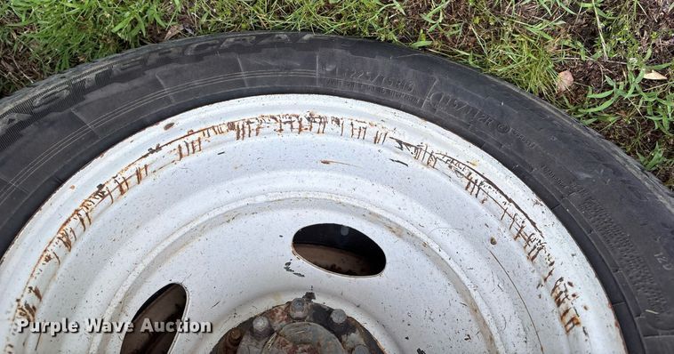 image for item DY0500 2012 Ford E350 shuttle bus