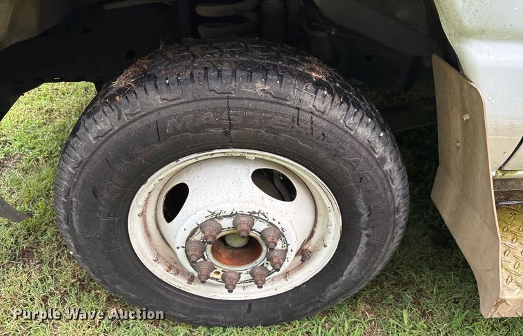 image for item DY0500 2012 Ford E350 shuttle bus