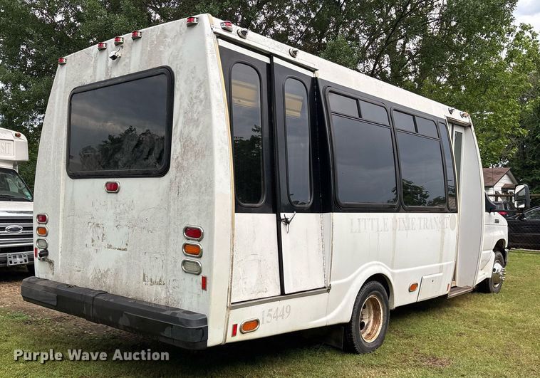 image for item DY0501 2009 Ford E450 shuttle bus