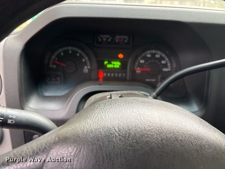 image for item DY0501 2009 Ford E450 shuttle bus