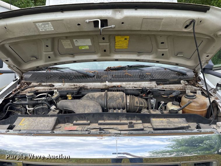 image for item DY0501 2009 Ford E450 shuttle bus