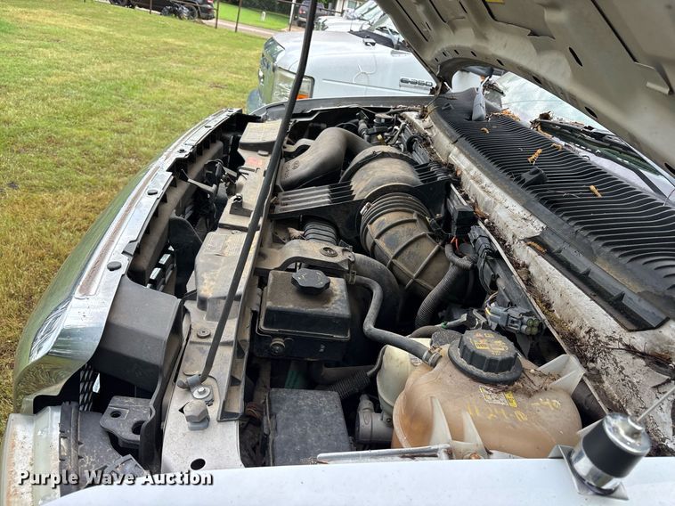 image for item DY0501 2009 Ford E450 shuttle bus