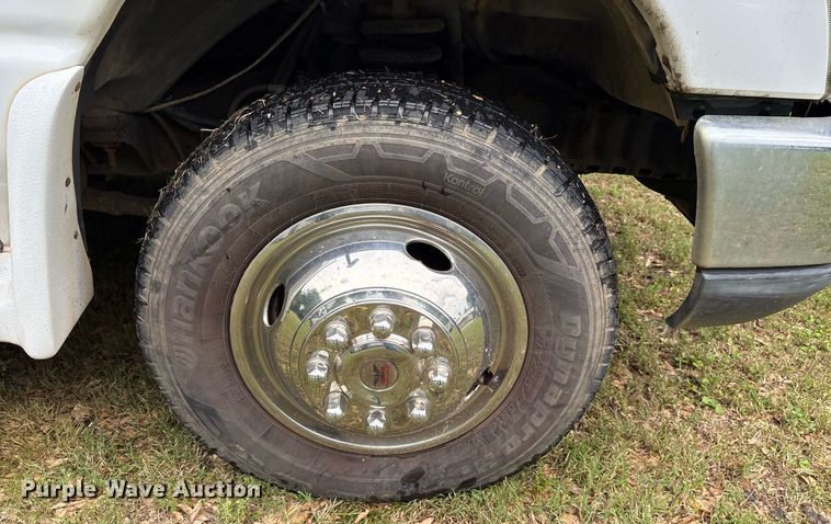 image for item DY0501 2009 Ford E450 shuttle bus