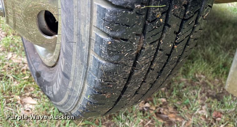 image for item DY0501 2009 Ford E450 shuttle bus