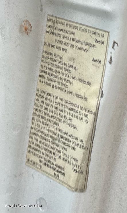 image for item DY0501 2009 Ford E450 shuttle bus