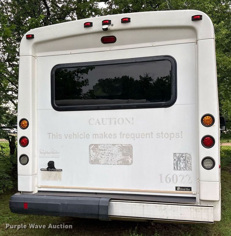 image for item DY0502 2012 Ford E350 shuttle bus