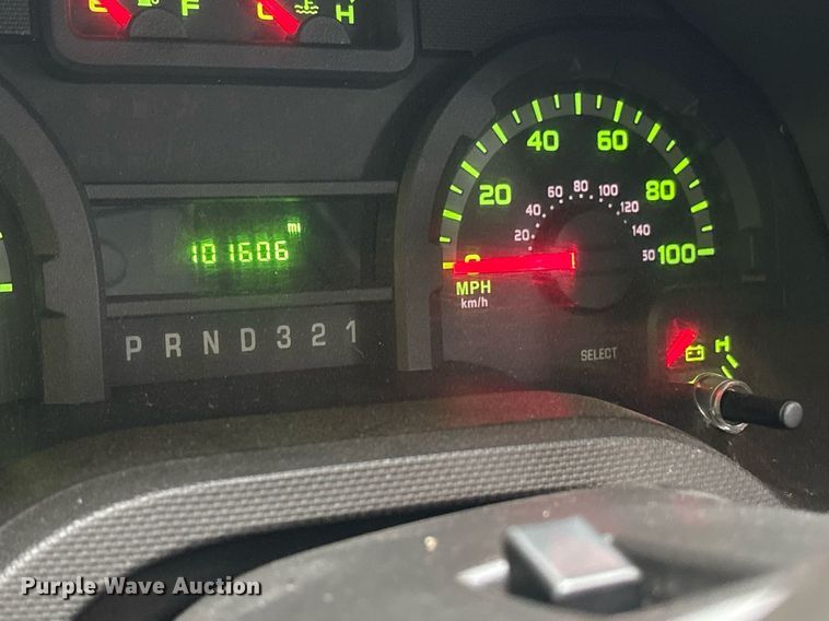 image for item DY0502 2012 Ford E350 shuttle bus