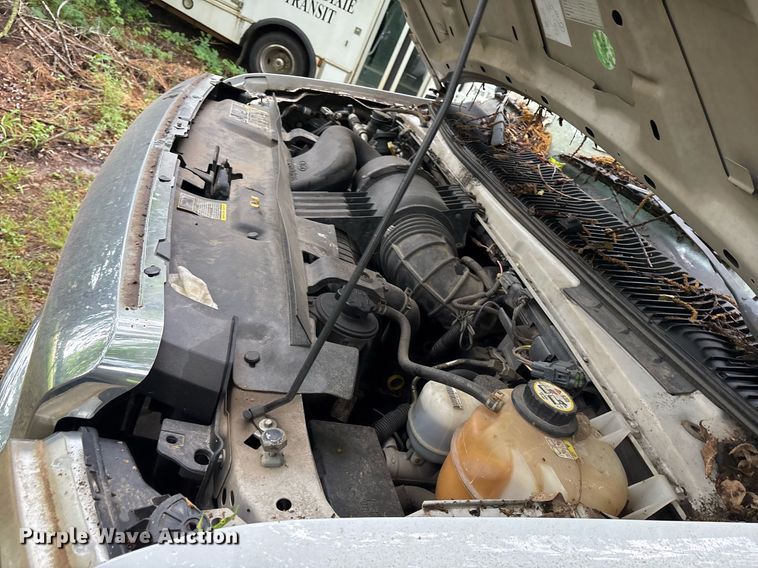 image for item DY0502 2012 Ford E350 shuttle bus