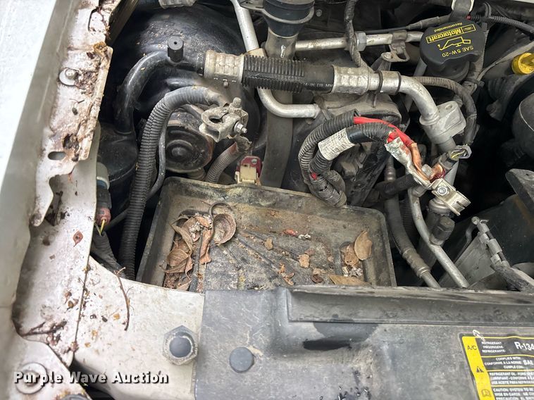 image for item DY0502 2012 Ford E350 shuttle bus