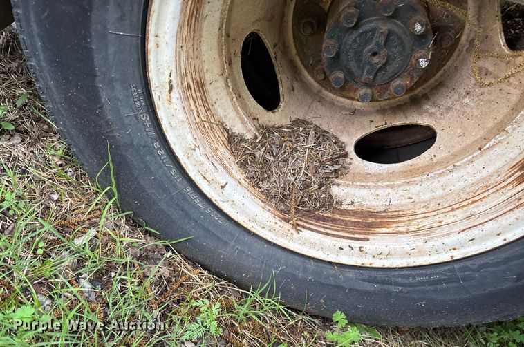 image for item DY0502 2012 Ford E350 shuttle bus