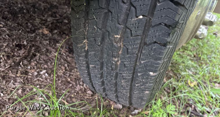 image for item DY0502 2012 Ford E350 shuttle bus