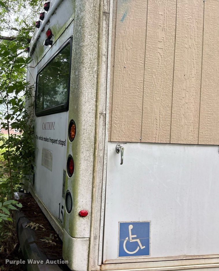 image for item DY0503 2011 Ford E350 shuttle bus