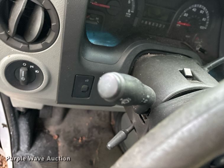 image for item DY0503 2011 Ford E350 shuttle bus