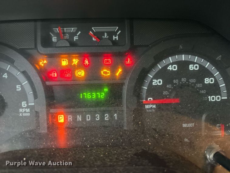 image for item DY0503 2011 Ford E350 shuttle bus