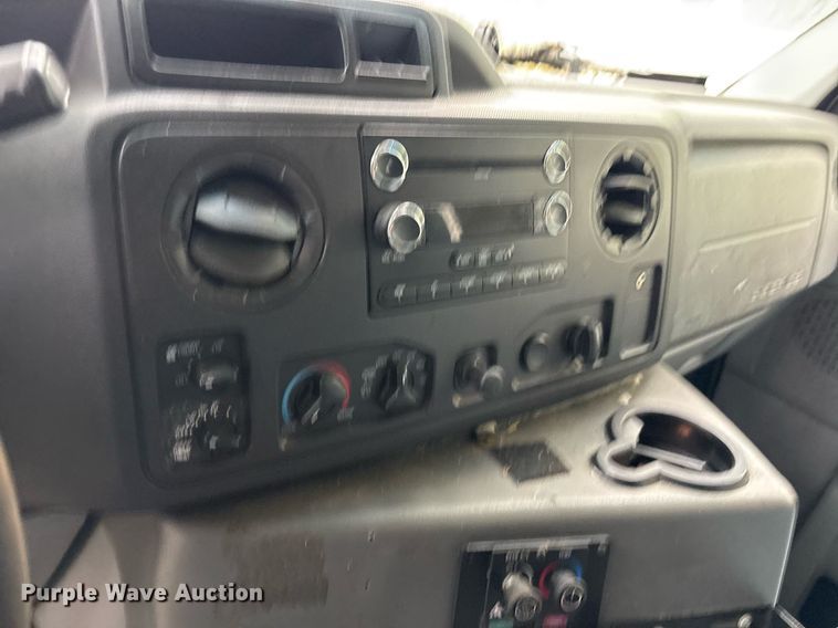 image for item DY0503 2011 Ford E350 shuttle bus