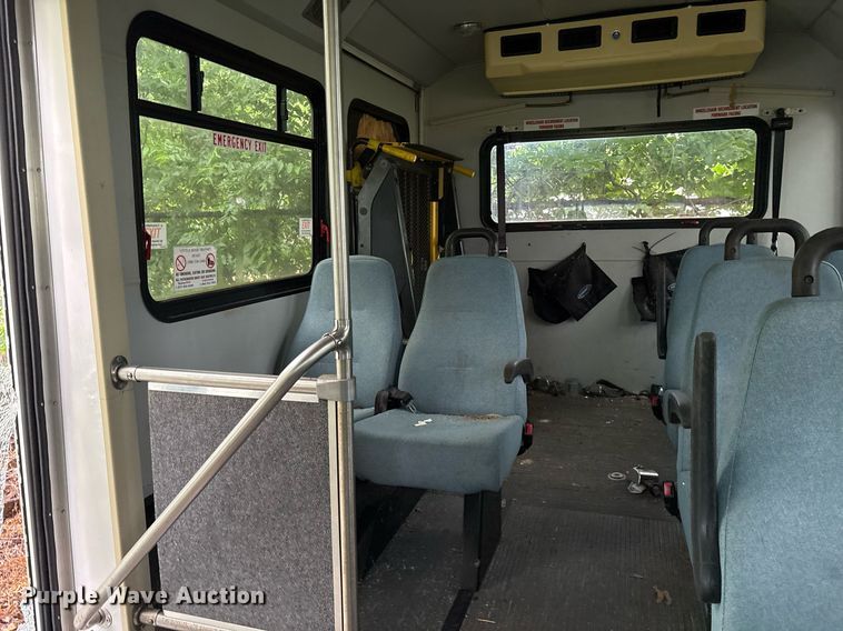 image for item DY0503 2011 Ford E350 shuttle bus