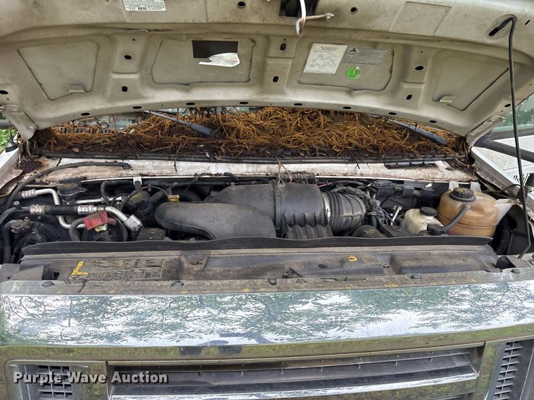 image for item DY0503 2011 Ford E350 shuttle bus