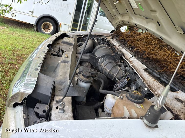 image for item DY0503 2011 Ford E350 shuttle bus