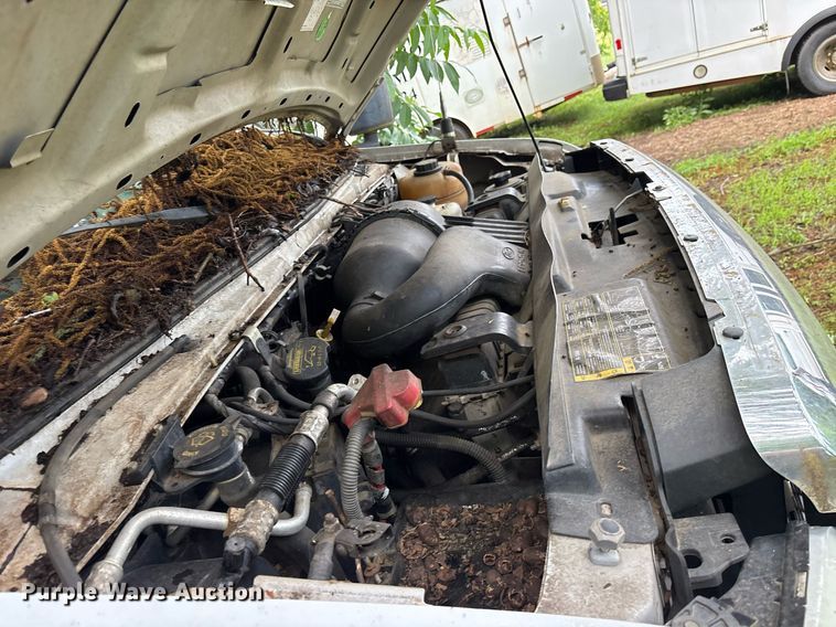 image for item DY0503 2011 Ford E350 shuttle bus