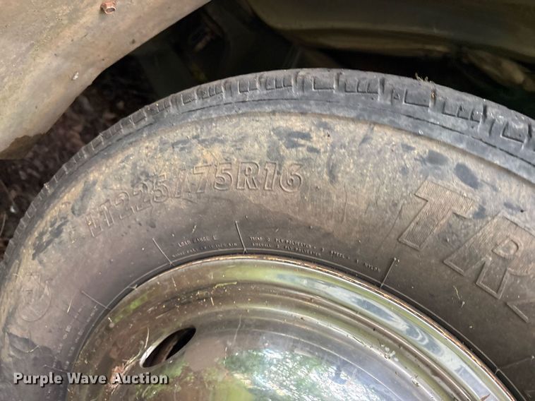 image for item DY0503 2011 Ford E350 shuttle bus