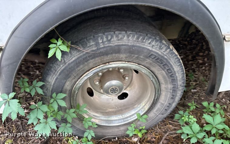 image for item DY0503 2011 Ford E350 shuttle bus