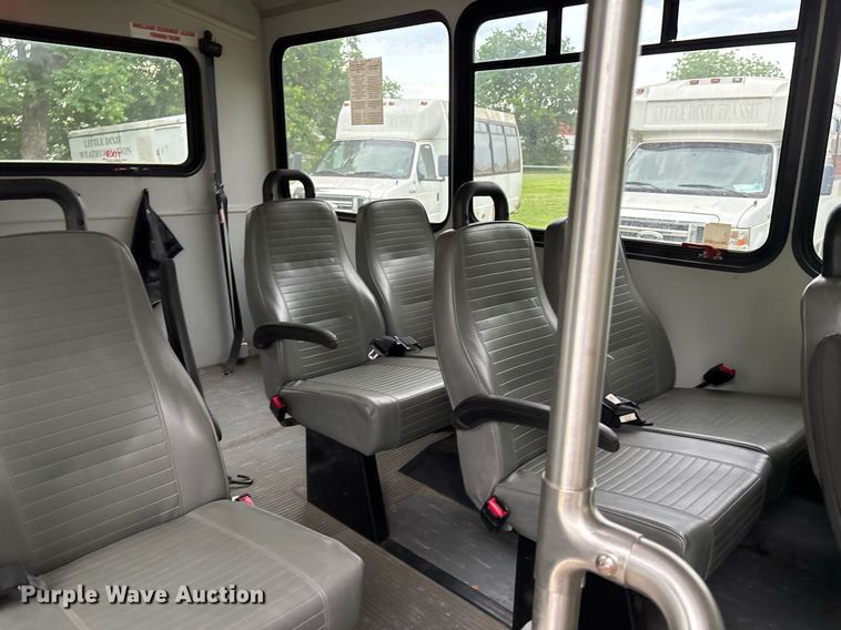 image for item DY0504 2013 Ford E350 shuttle bus