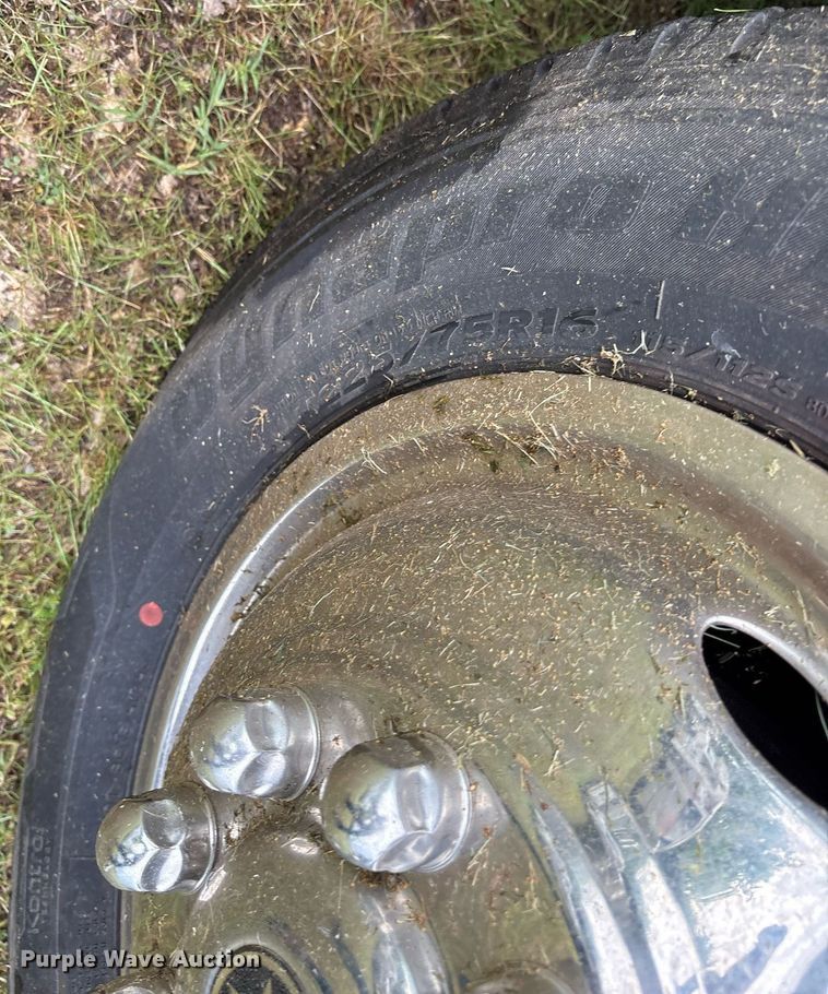 image for item DY0504 2013 Ford E350 shuttle bus